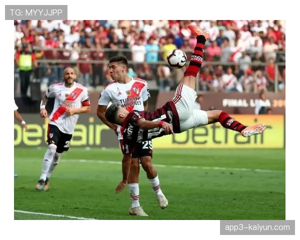 维拉通过高效传导和精准调度掌握比赛节奏，但关键区域突破手段缺乏